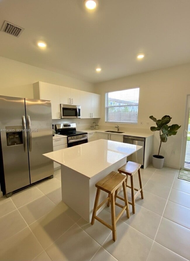 Foto del edificio - 2627 SE 28th Dr