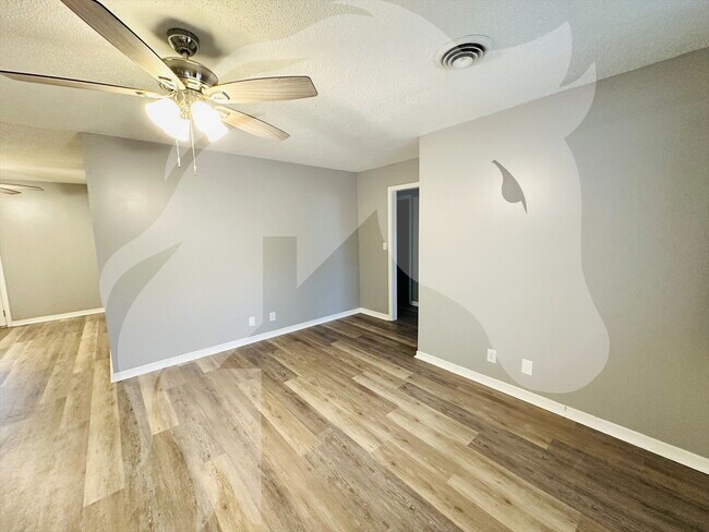 Foto del edificio - 2718 W Elm Ave