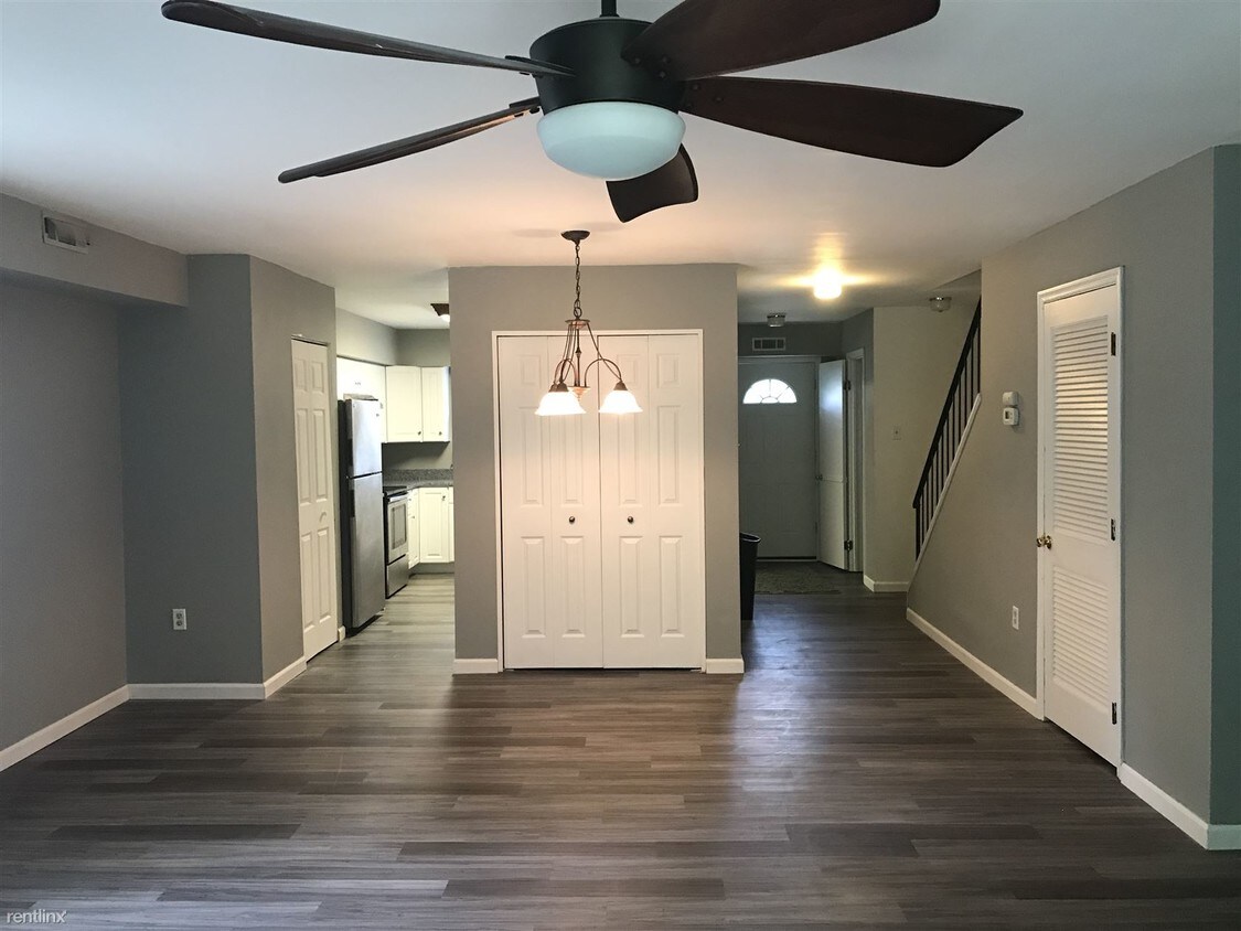 3 br, 2.5 bath Townhome 2553 DuPont St Townhome Rentals in