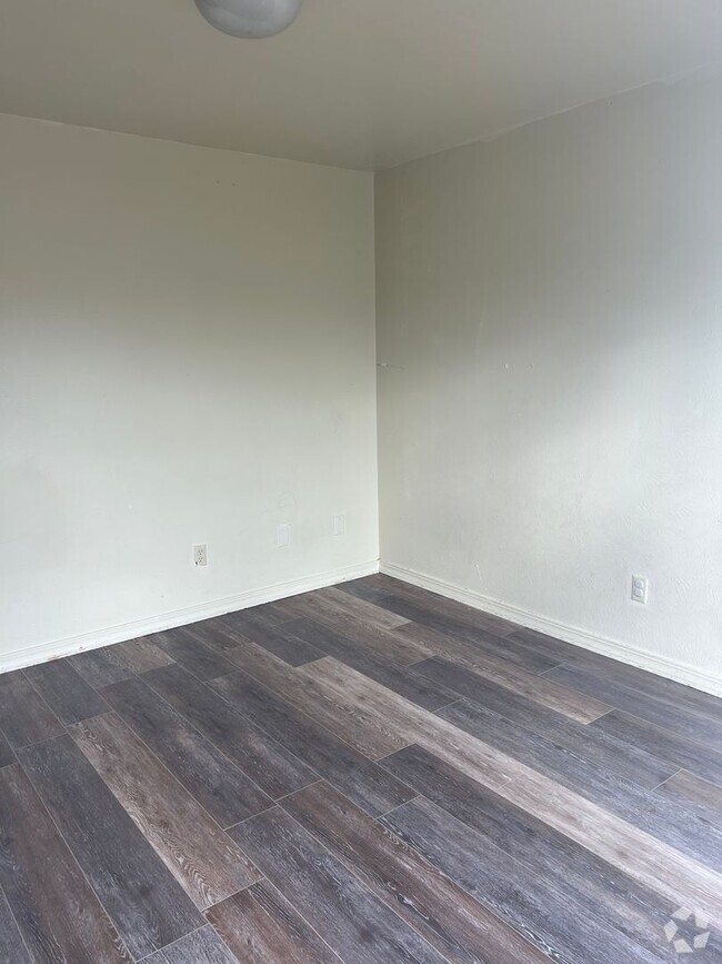 Building Photo - 5705 E Texas St