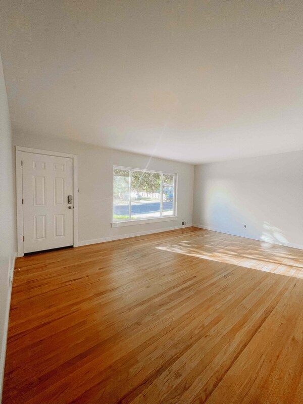 Building Photo - 2858 S Zurich Ct