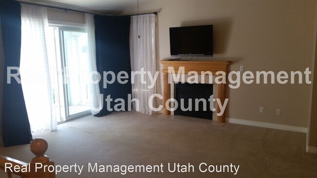 Foto del edificio - 3 br, 3 bath House - 2440 West 450 South #2