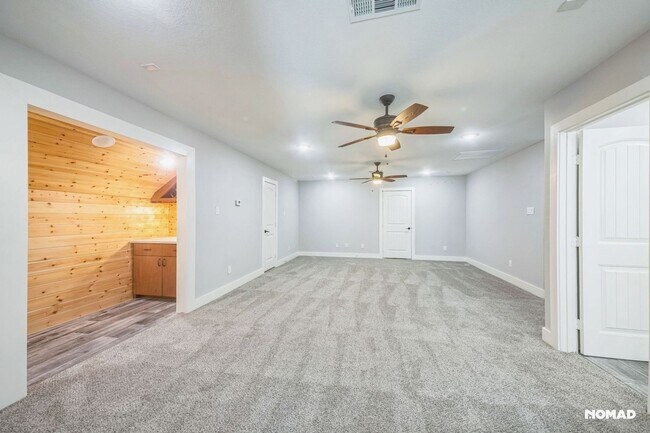Building Photo - Spacious 4BR House in Angleton with option...
