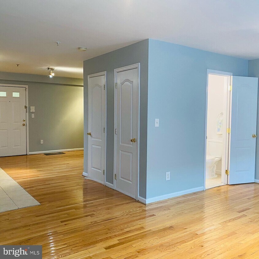 Foto principal - 612 Eastern Ave NE