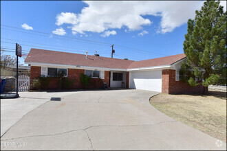 Building Photo - 9954 Lockerbie Ave