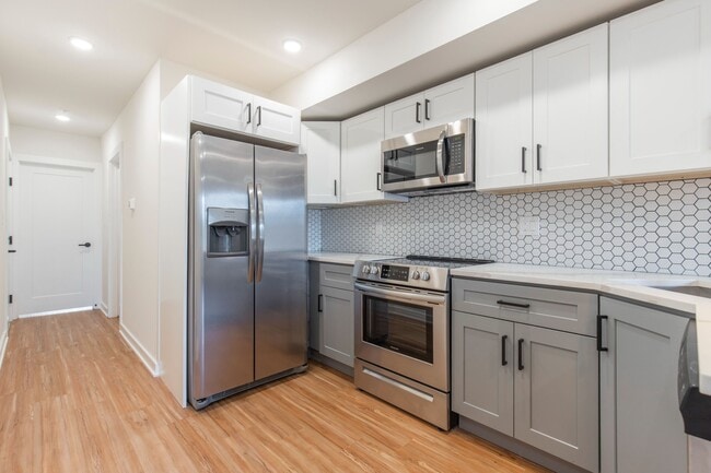 Photo - 810 W Norris St Apartment