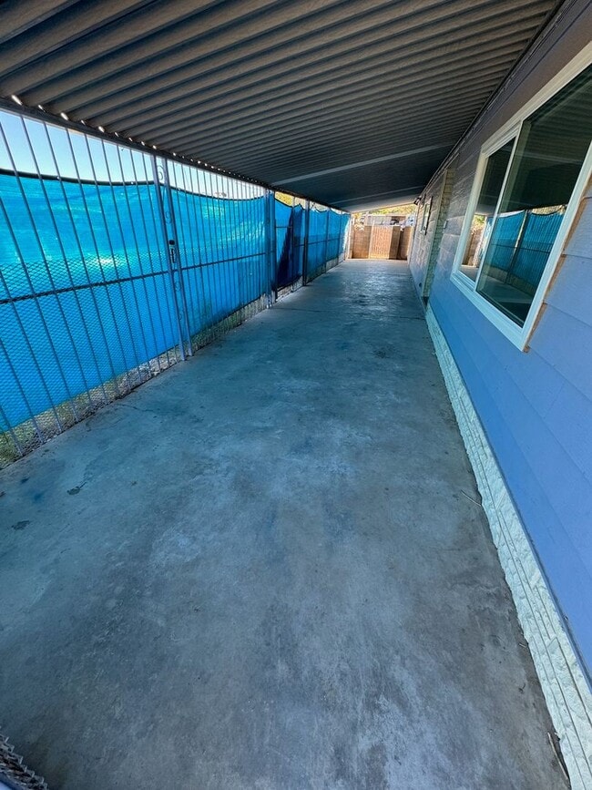 Building Photo - 3 bedroom 2 bath home in Phoenix