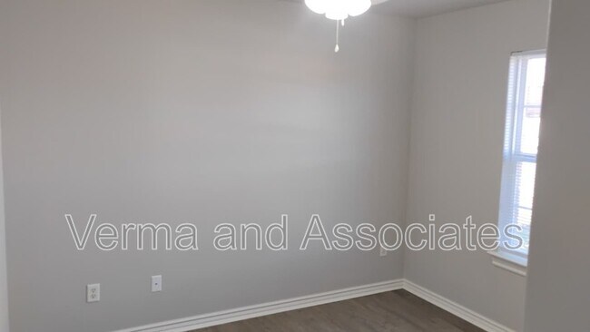 Foto del edificio - 281 Graystone Cir