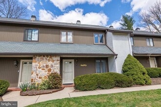 Building Photo - 114 Pinecrest Ln