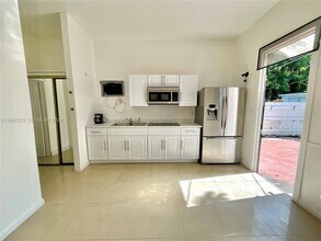 Building Photo - 2516 Cleveland St