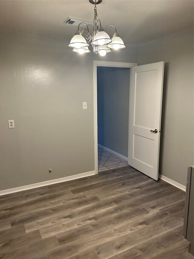 Foto del edificio - 1407 Silverdale St