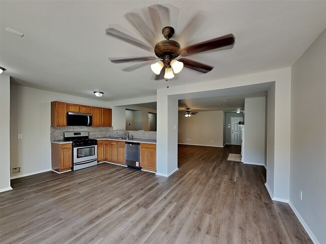 Building Photo - 1207 Hannover Blvd