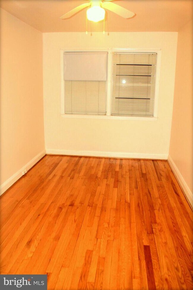 Building Photo - 1031 Elm Rd