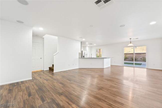 Building Photo - 8930 W Ford Ave