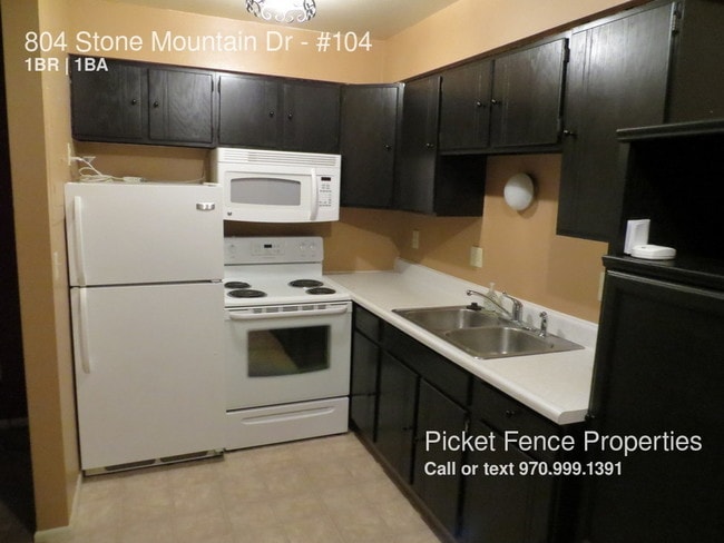 Building Photo - 804 Stone Mountain Dr