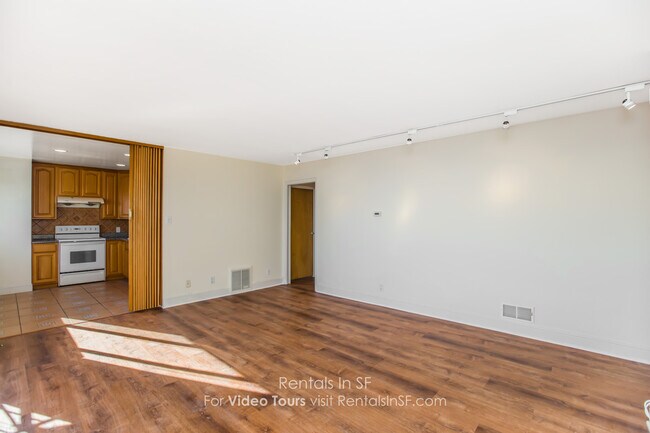 Foto del edificio - 50 Crestline Dr