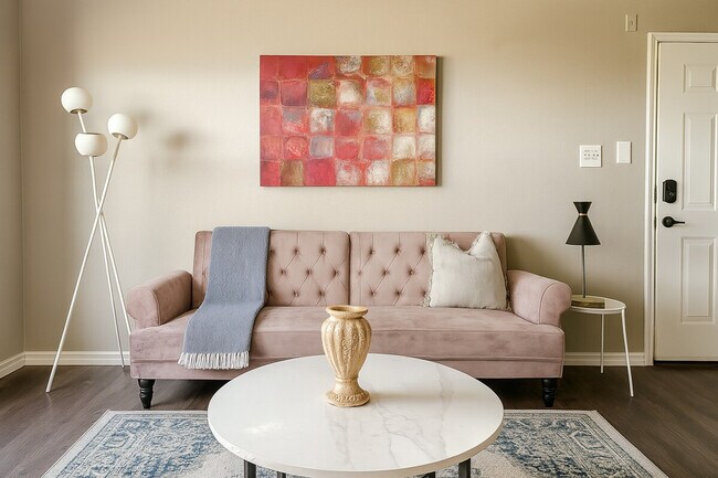 Foto del edificio - 6225 Saratoga Blvd