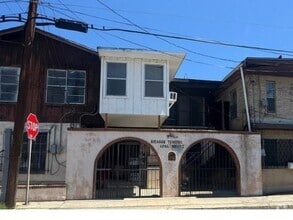 Building Photo - 520 Hidalgo St