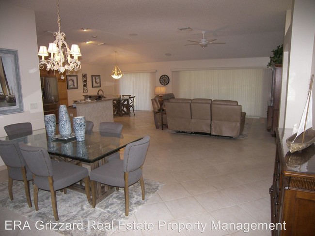 2432 Tamarindo Dr, The Villages, FL 32162 - Room for Rent in The ...