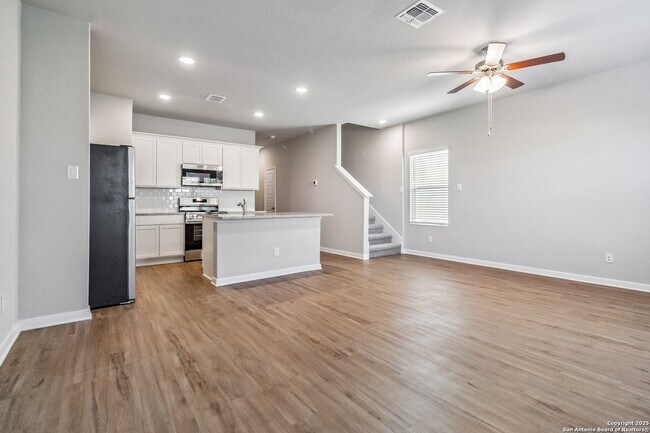 Foto del edificio - Luxury Townhome in Abbott Run!