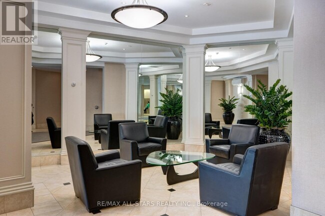 Photo du bâtiment - 801-1801 King St W