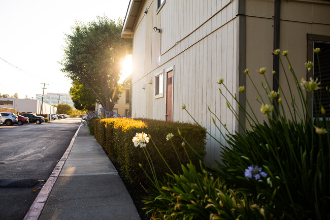 Building Photo - Ahwanee Apartments