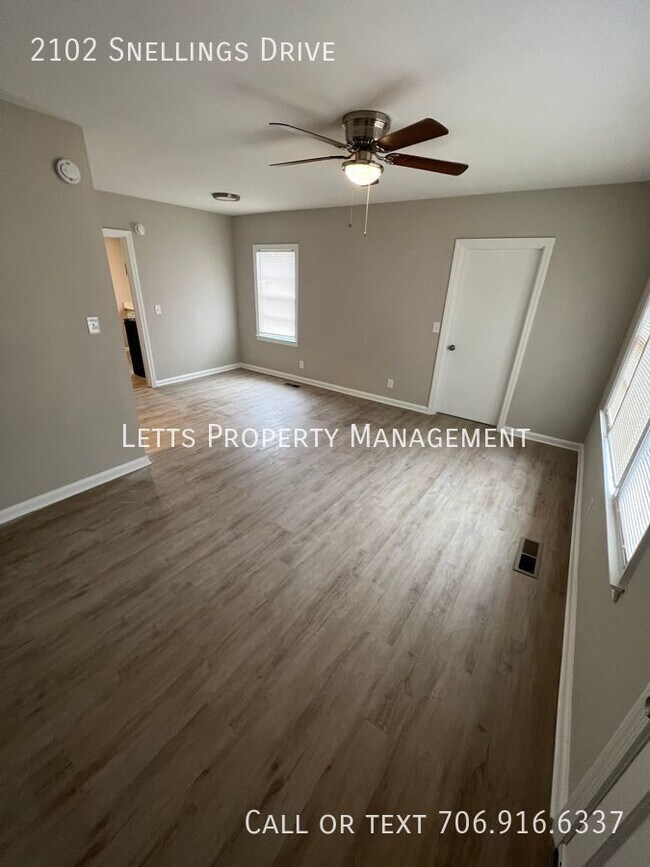 Foto del edificio - Beautifully Remodeled 3 Bedroom 1 Bath Hom...