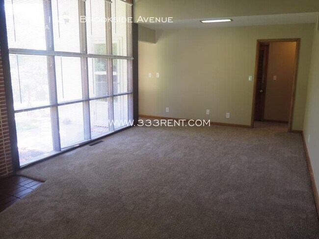 Foto del edificio - 1019 1/2 S Brookside Ave