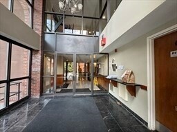 Primary Photo - 147 Kelton St