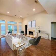Building Photo - 1017 McCoy Dr