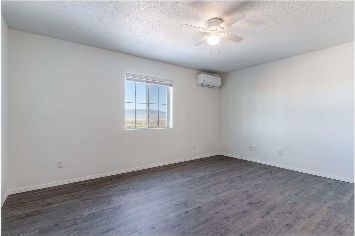 Building Photo - 1517 Meadowlark Ln SE