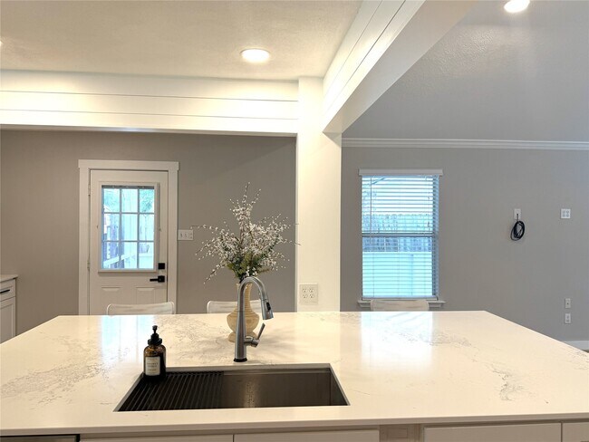 Foto del edificio - 603 Springwood Dr