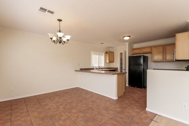 Building Photo - 15995 W Vogel Ave