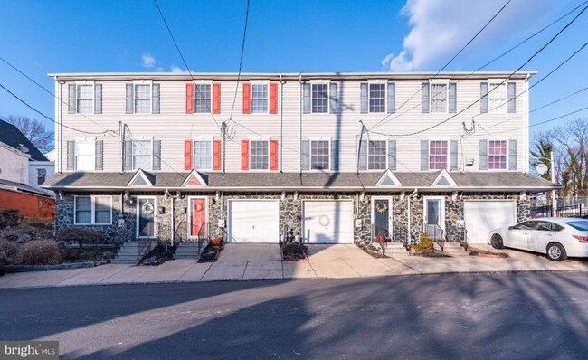 Townhome in Wilmington - Townhome in Wilmington