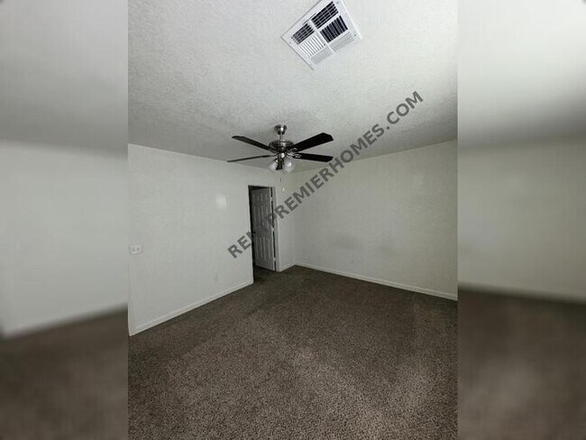 Foto del edificio - 629 NW 114th St