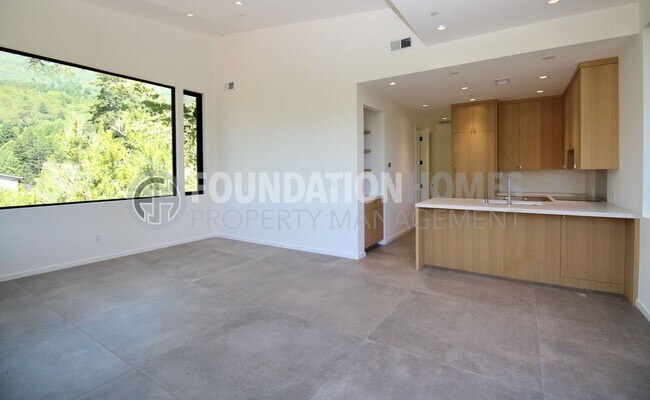 Building Photo - Luxury ADU near Cascade Falls - New Constr...