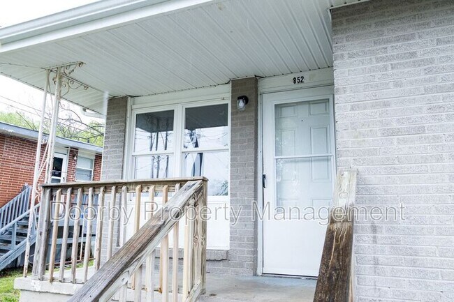 Building Photo - 852 Arlington Ave