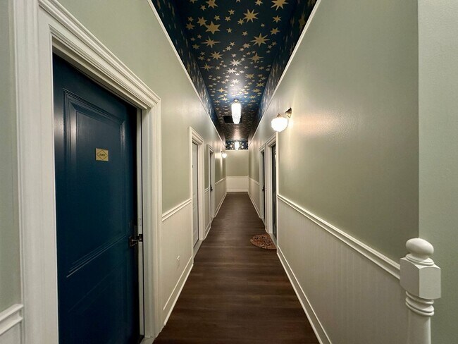 Foto del edificio - Modern Living with a Touch of Historic Charm