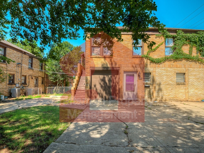 Building Photo - 2309 1/2 N Florida Ave
