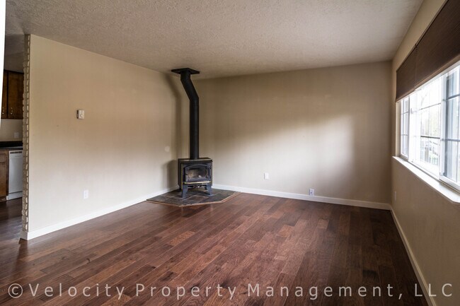 Foto del edificio - Single Level Home! Pets Welcome!
