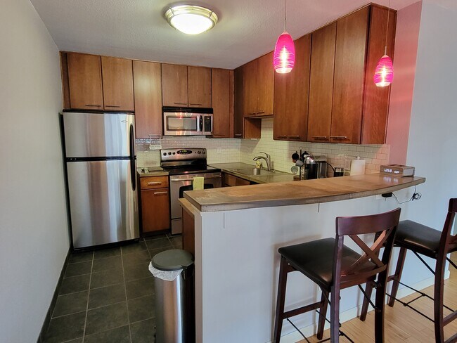 Cocina - 1231 N Downing St