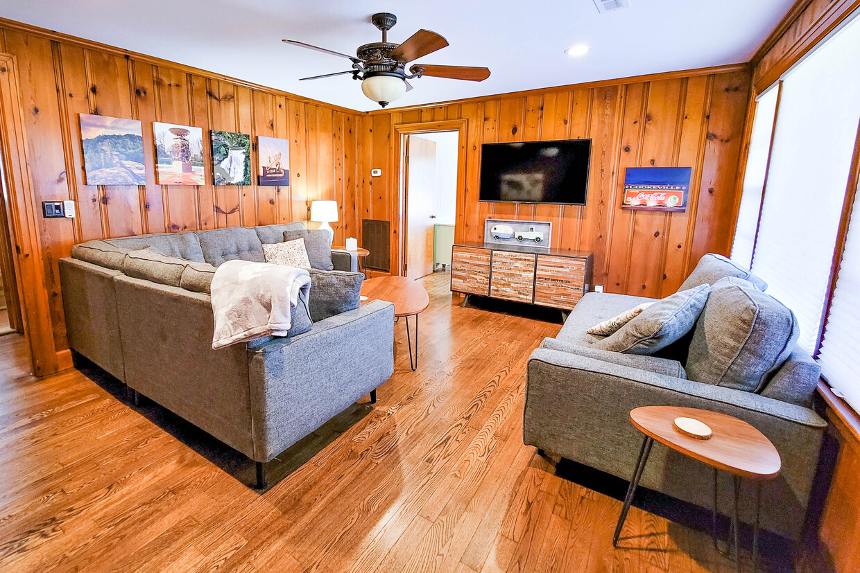 Living Room - 4740 Burgess Falls Rd