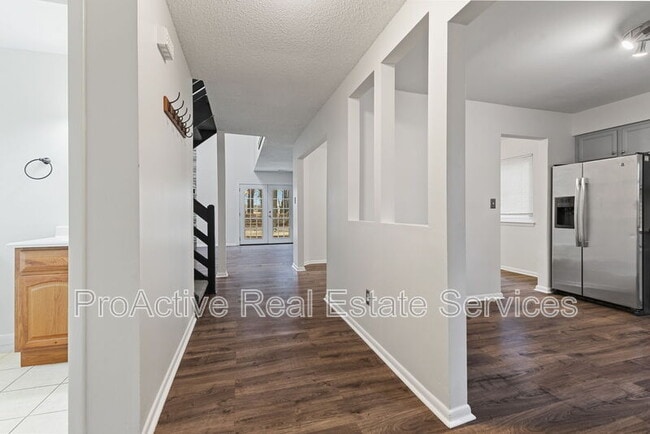 Building Photo - 5761 Luck Ln