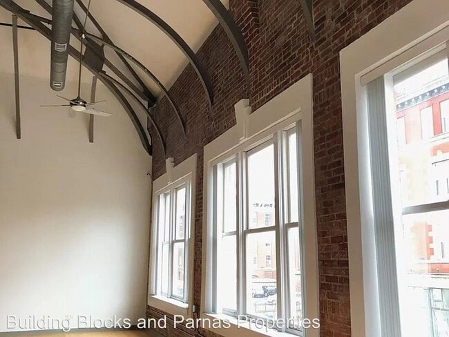 Building Photo - 4505 Olive St