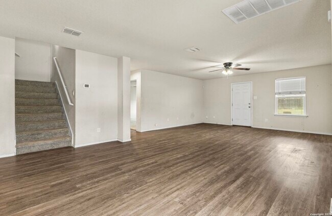 Living Room/Dining - 10007 Raspberry Oak