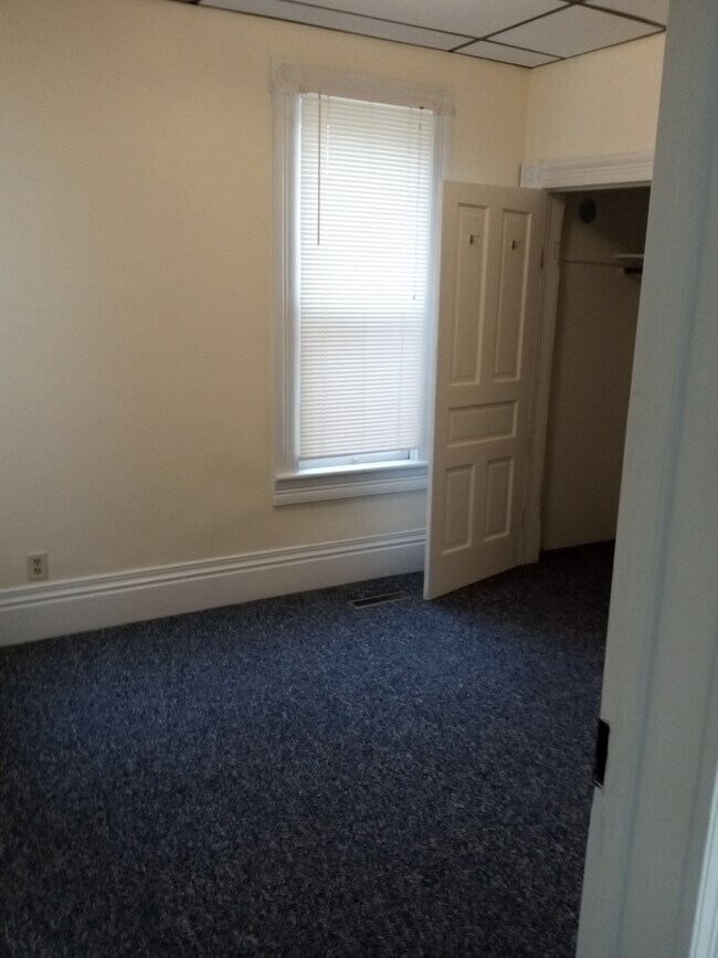Second Bedroom - 614 S Wenona St