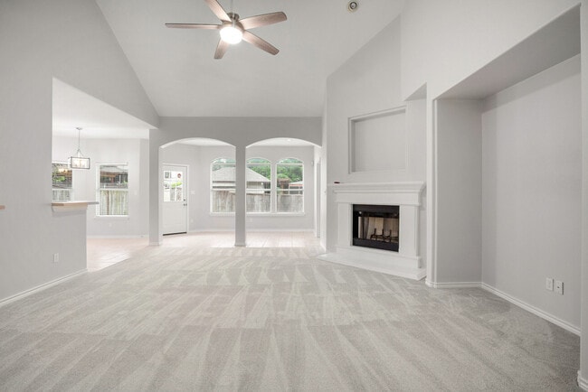 Building Photo - Spacious 3BR / 2BA Corner-Lot Home with Fenced Backyard & Garage