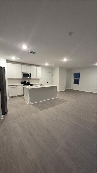 Foto del edificio - 6220 Botticella Blvd