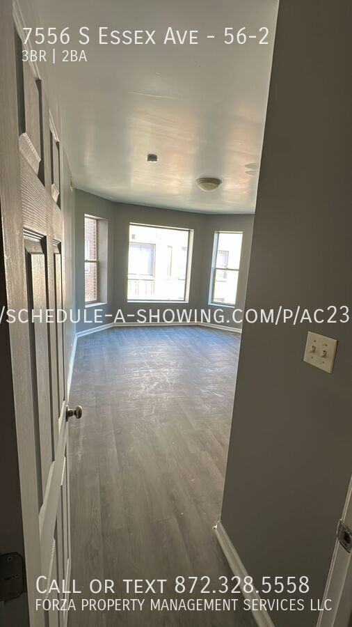 Building Photo - 7556 S Essex Ave