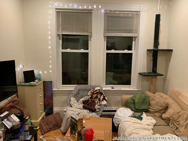 Foto del edificio - 108 Hyde Park Ave